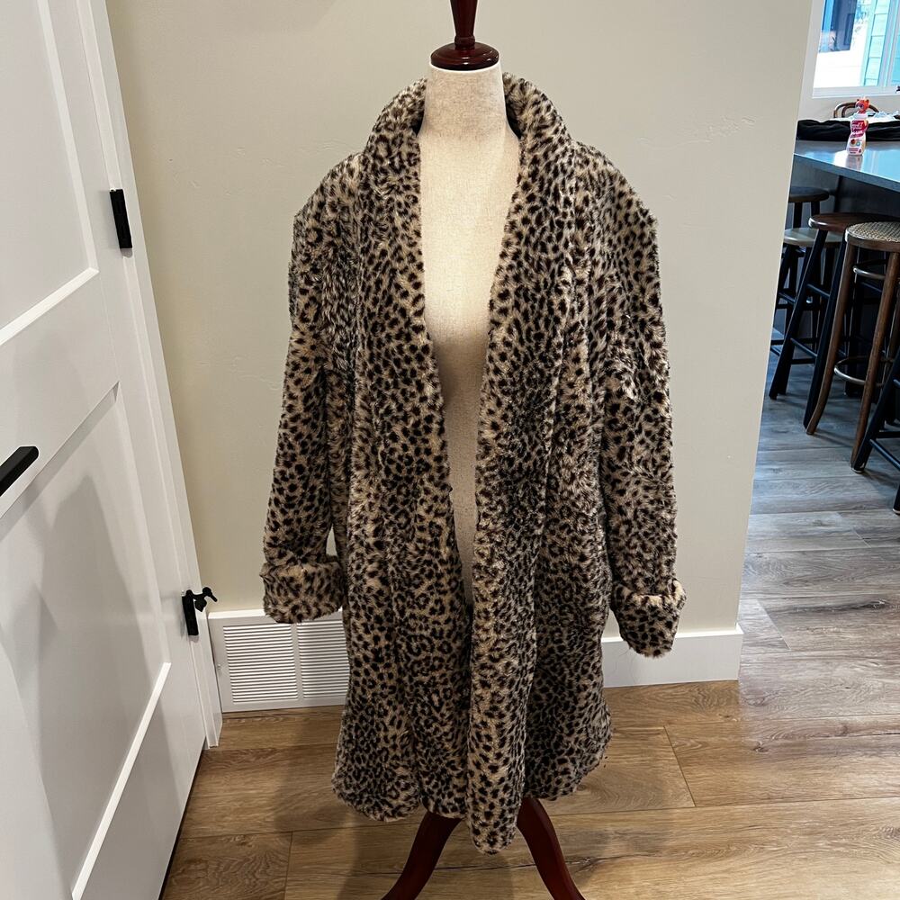 JOHN CARUANA Women's Vintage Leopard Faux Fur Coat Size M